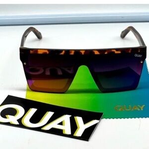 NWT Quay HINDSIGHT tortoise/navy/peach RARE Sunglasses